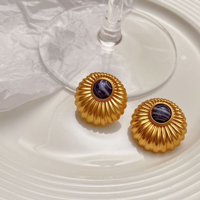 French Vintage Metal scallop Earrings plated with real gold and set with 925 silver needles