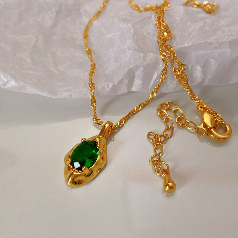 European and American lava grandmother emerald Vintage pendant gold-plated necklace
