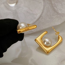 Load image into Gallery viewer, Geometric gold square pearl earrings, simple and fashionable
